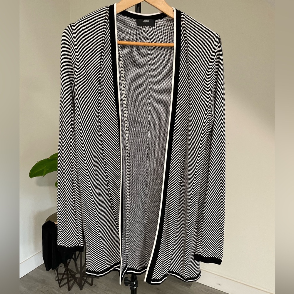 Tahari Chevron Knit Cardigan Rayon Poly